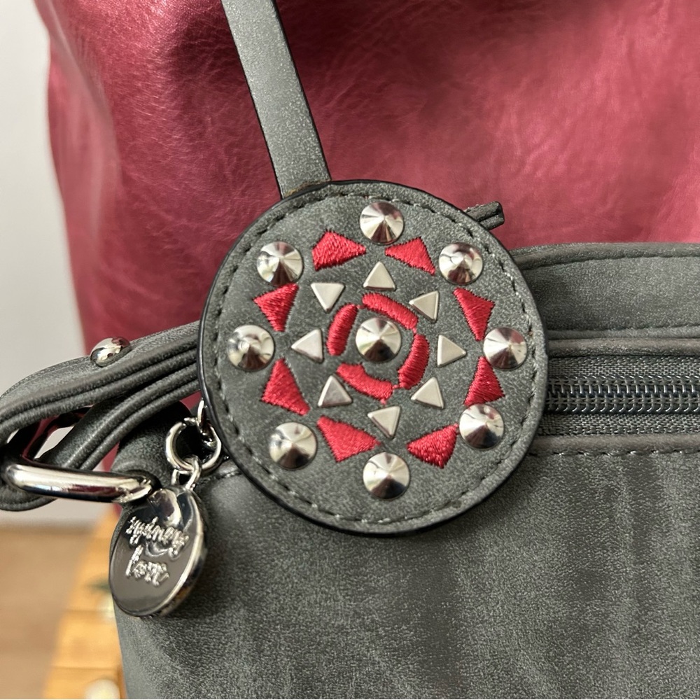 SYDNEY LOVE - Reservable Hobo Bag with Crossbody set. Grey and Burgundy/Rose - Picture 4 of 14